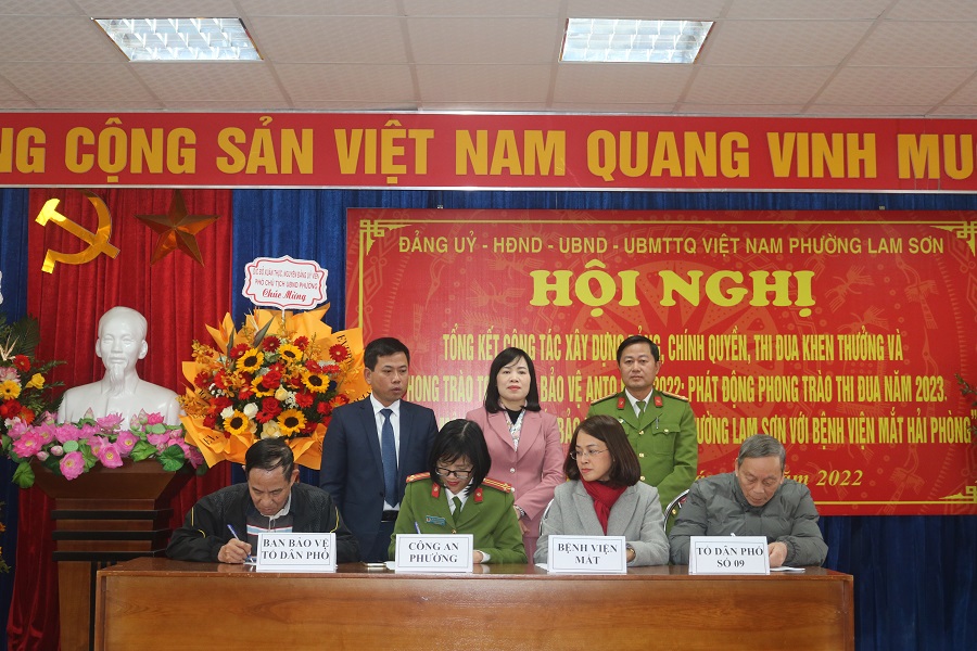 Phường Lam Sơn (quận Lê Chân): Triển khai mô hình “Liên kết bảo đảm an ninh trật tự giữa phường Lam Sơn và Bệnh viện mắt Hải Phòng”.